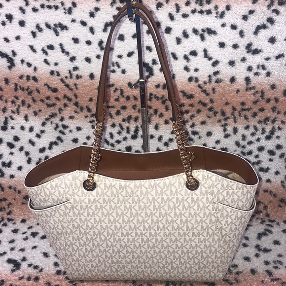 Michael Kors Jet Set Shoulder Tote - Picture 3 of 8